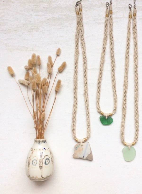 - a by Hannah Marshall Jewellery, measuring 3 x 3 cm (H x W) £30